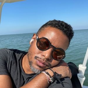 Meet your Posher, Nicholas